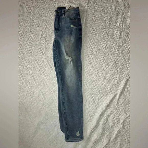 COSMIC BLUE LOVE Distressed Skinny Jeans BNWT size 26 - Picture 6 of 8